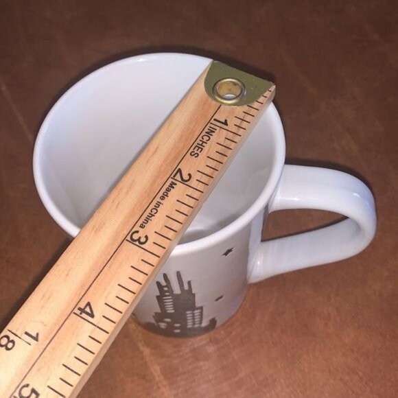 Chicago Skyline Souvenir Mug Set - Picture 12 of 14